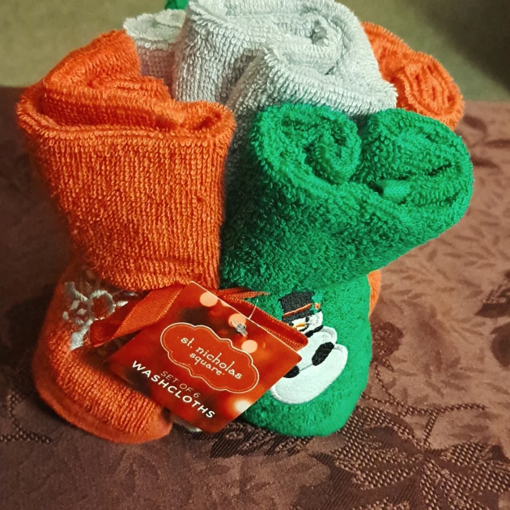St. Nicholas Square 100% Cotton Holiday Washcloths (Set of 6)